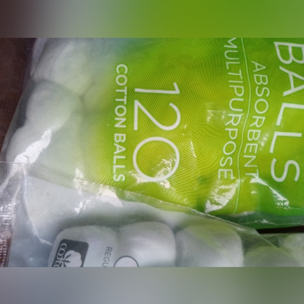 Beauty 360 Jumbo Cotton Balls - Green and White - Picture 5 of 8